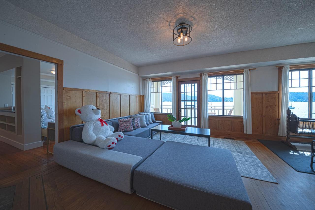 Iconic 3-Story Waterfront 'Marina House' W/ View Villa Gibsons Exterior photo