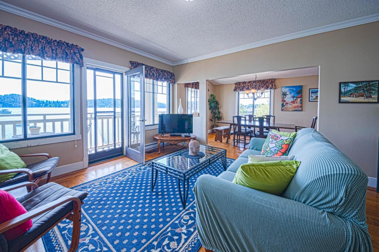 Iconic 3-Story Waterfront 'Marina House' W/ View Villa Gibsons Exterior photo